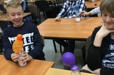 Warsztaty fizyczne - właściwości gazów