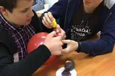 Warsztaty fizyczne - właściwości gazów